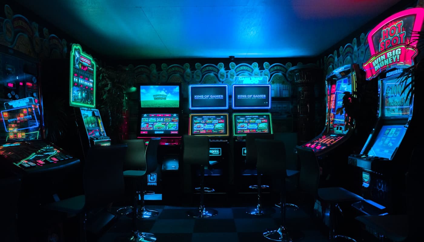Neon Skyline — featured game